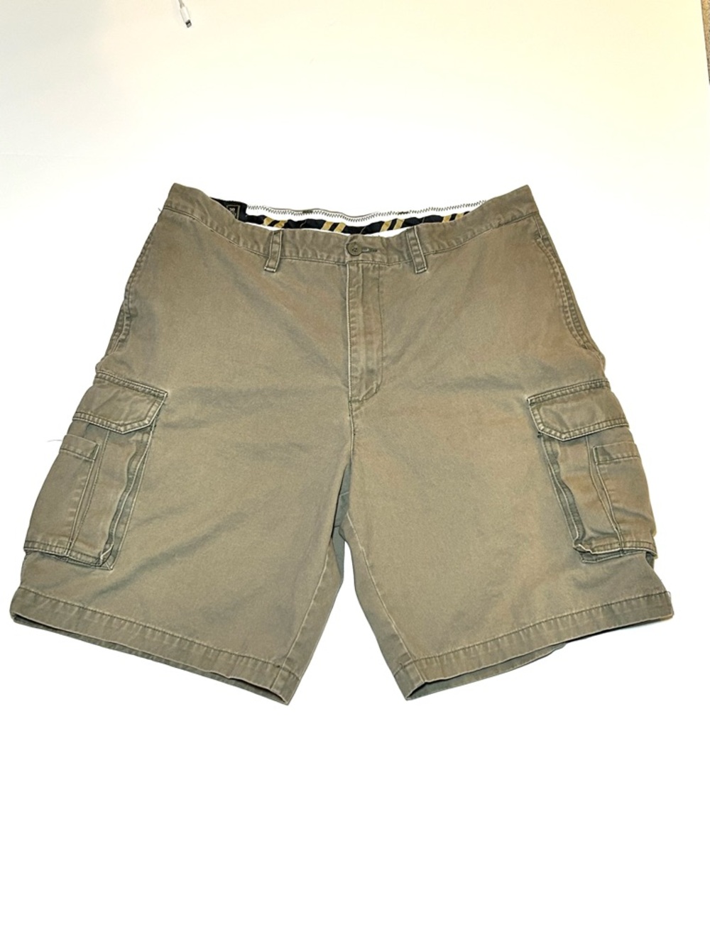 Vintage Izod Chino Cargo Shorts Olive Green 100% Cotton Multi Pocket Men’s 38